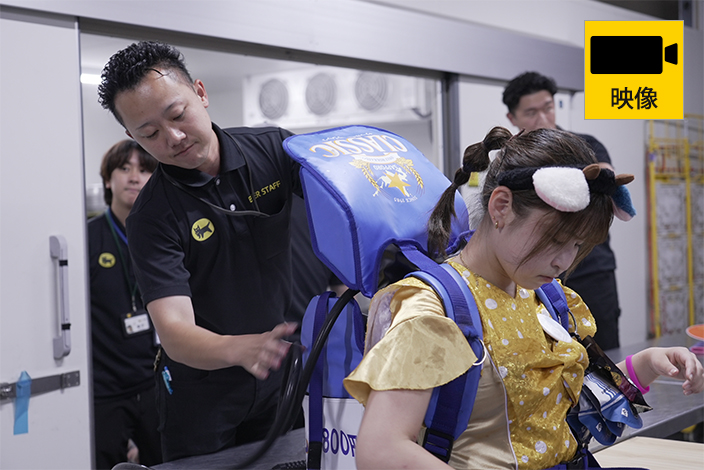 ビール売り子の樽交換